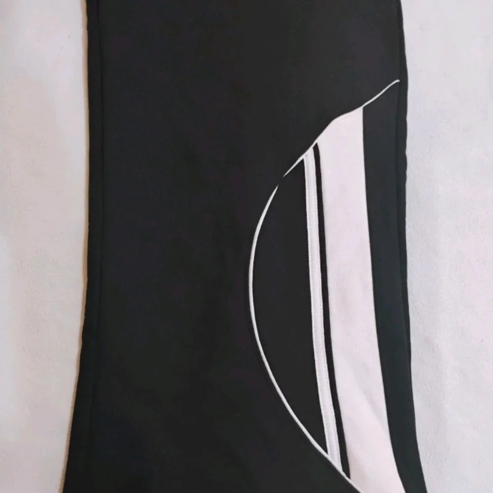 Fashion Nova Black and White Wide Leg Sweatpants NWT - Picture 2 of 12